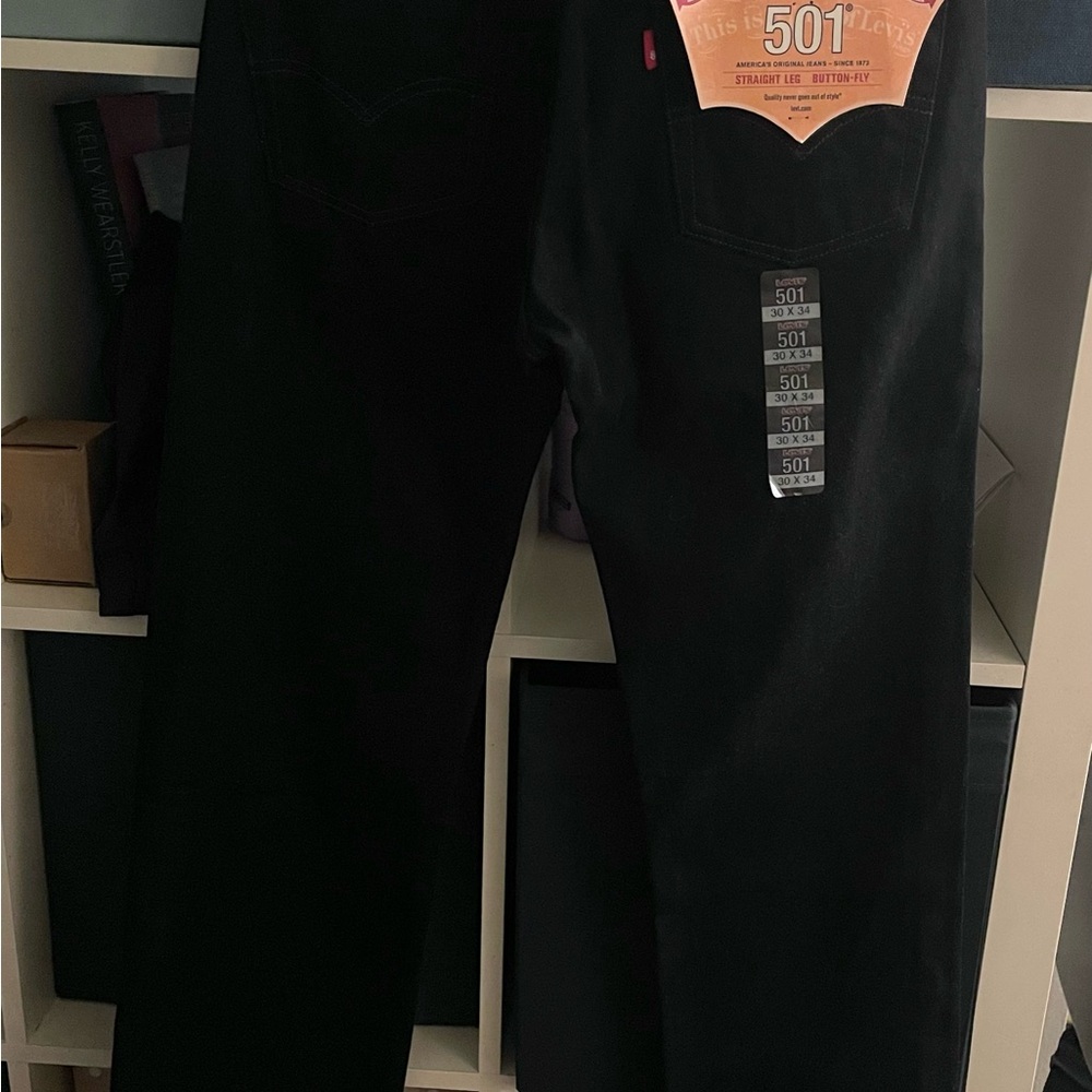 Levi's Men's Straight Black Denim Jeans - Picture 8 of 9
